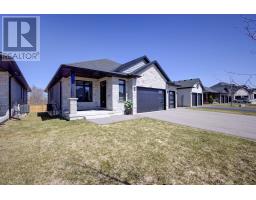 19 WINCHESTER CRESCENT - 2