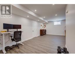 19 WINCHESTER CRESCENT - 27