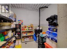 19 WINCHESTER CRESCENT - 38
