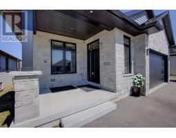 19 WINCHESTER CRESCENT - 4