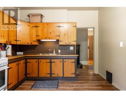144 ROMEO STREET S - 11