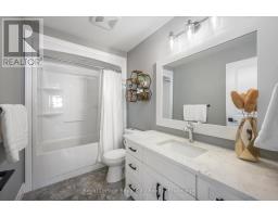 20 WINCHESTER CRESCENT - 19