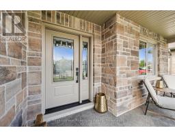 20 WINCHESTER CRESCENT - 3