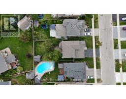 23 MUSCOVEY DRIVE - 44