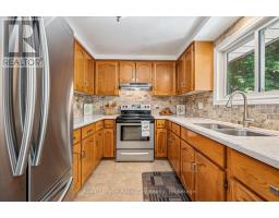 39 GREENWICH DRIVE - 16