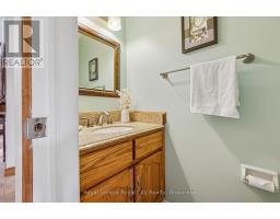 39 GREENWICH DRIVE - 23