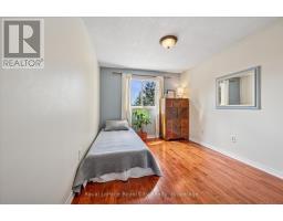 39 GREENWICH DRIVE - 27