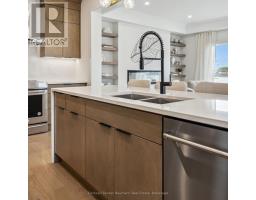 533 ANTON CRESCENT - 4