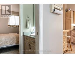 8 - 300 JOHN STREET S - 22