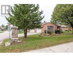 8 - 300 JOHN STREET S - 32