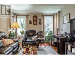 8 - 300 JOHN STREET S - 6