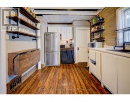 104 TRINITY STREET - 12