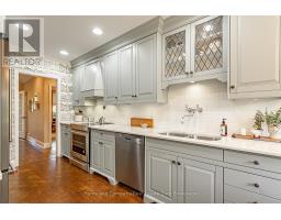 111 QUEEN STREET - 17