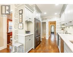 111 QUEEN STREET - 18