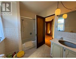 351 QUEEN STREET - 27