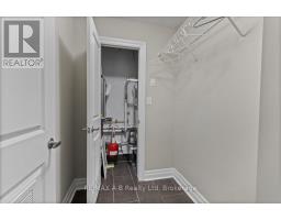 206 - 255 JOHN STREET N - 25