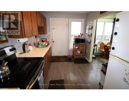 32 ST CHARLES PLACE - 10