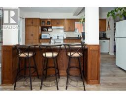 183 HURON ROAD - 11