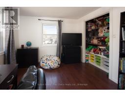 183 HURON ROAD - 25