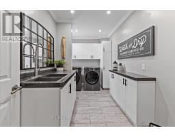 179 MAIN STREET S - 11