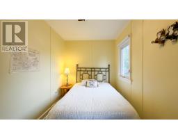 8 CEDAR DRIVE - 33