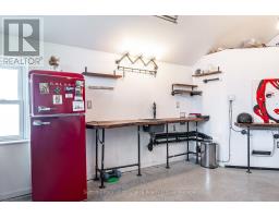 4 LOUISE STREET - 35