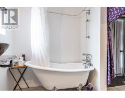 4 LOUISE STREET - 38