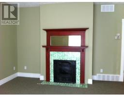 439 MAIN STREET W - 17
