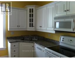 439 MAIN STREET W - 21