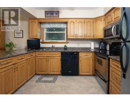 170 ST JOHN STREET N - 10