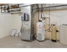 52 LAWRENCE STREET - 37