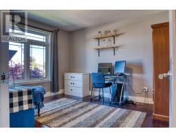 295 ANGER STREET E - 11