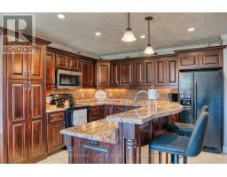 295 ANGER STREET E - 19
