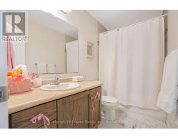 1458 CAEN AVENUE - 18