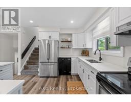 169 MOWAT STREET - 16