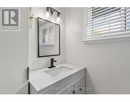 169 MOWAT STREET - 23