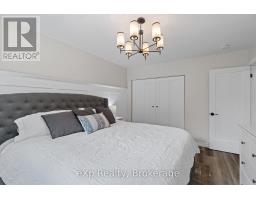 169 MOWAT STREET - 31