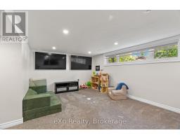 169 MOWAT STREET - 32