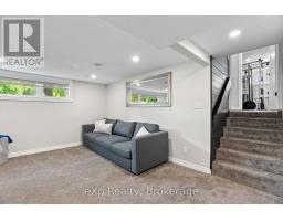 169 MOWAT STREET - 33