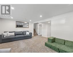 169 MOWAT STREET - 34