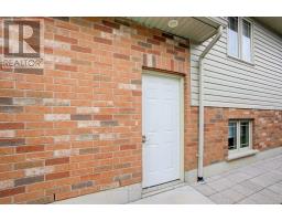 160 ARMSTRONG STREET W - 23