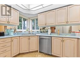 98 HUME DRIVE - 12