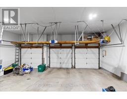 98 HUME DRIVE - 18