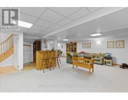 98 HUME DRIVE - 34