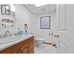 98 HUME DRIVE - 38