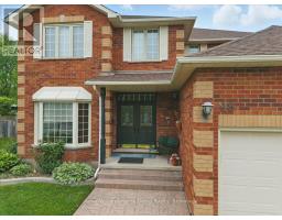 98 HUME DRIVE - 4