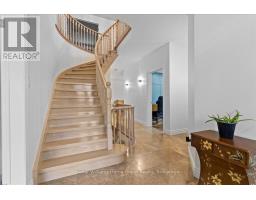 98 HUME DRIVE - 6