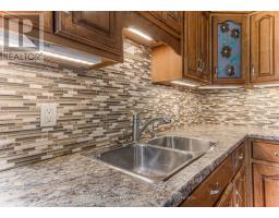 211 - 1100 COURTLAND AVENUE E - 10