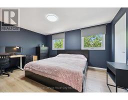 66 CLUTHE CRESCENT - 11