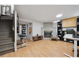 66 CLUTHE CRESCENT - 18